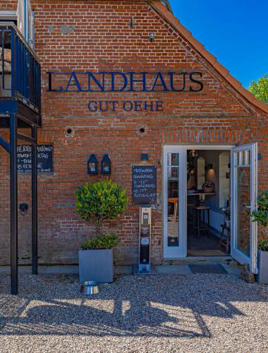 Öffnungszeiten im LANDHAUS Café & Restaurant Symbolfoto