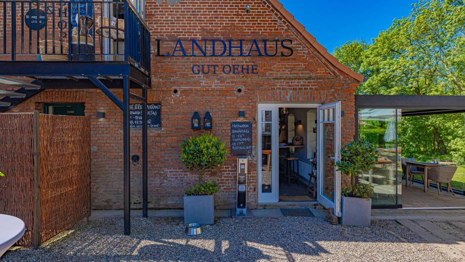 Öffnungszeiten im LANDHAUS Café & Restaurant Symbolfoto